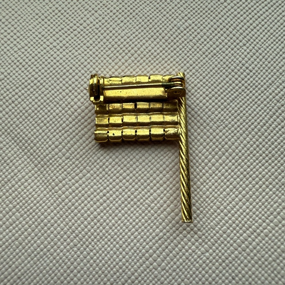 Patriotic Rhinestone Flag Brooch - Picture 12 of 12